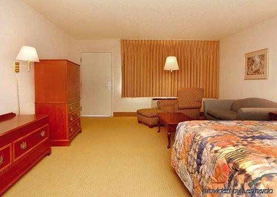 Days Inn & Suites By Wyndham Logan Camera foto